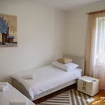 Apartment/room 