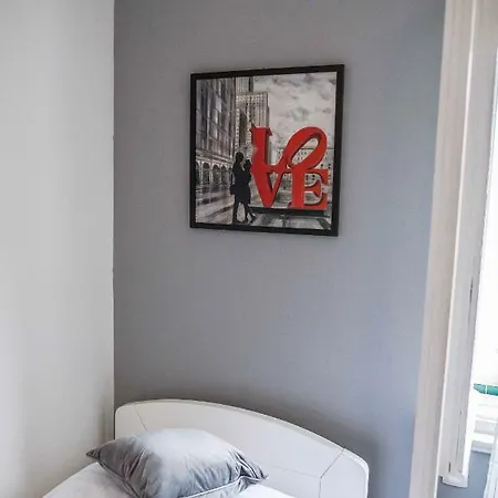 Apartment/room 