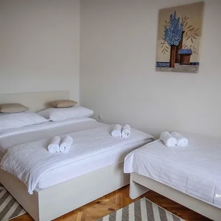 Apartment/room 