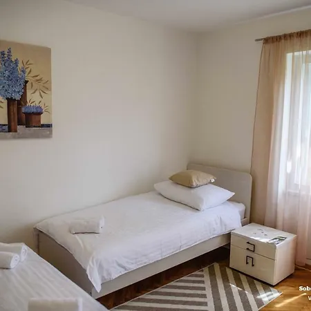 Apartment/room 