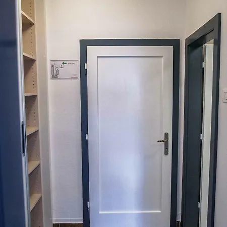 Apartment/room 