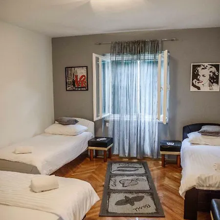 Apartment/room 